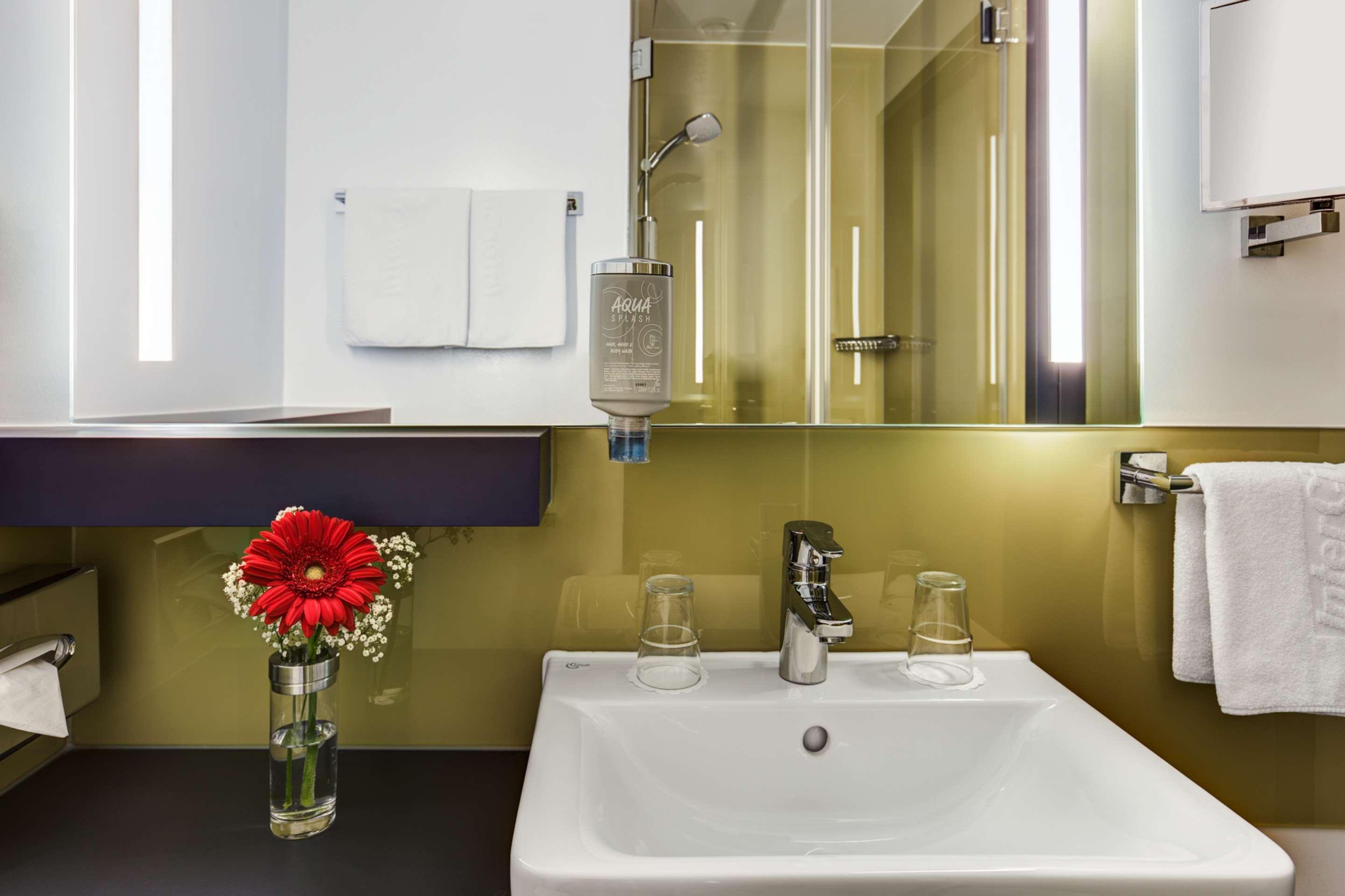 Intercityhotel Frankfurt Airport Франкфурт-на-Майне Экстерьер фото