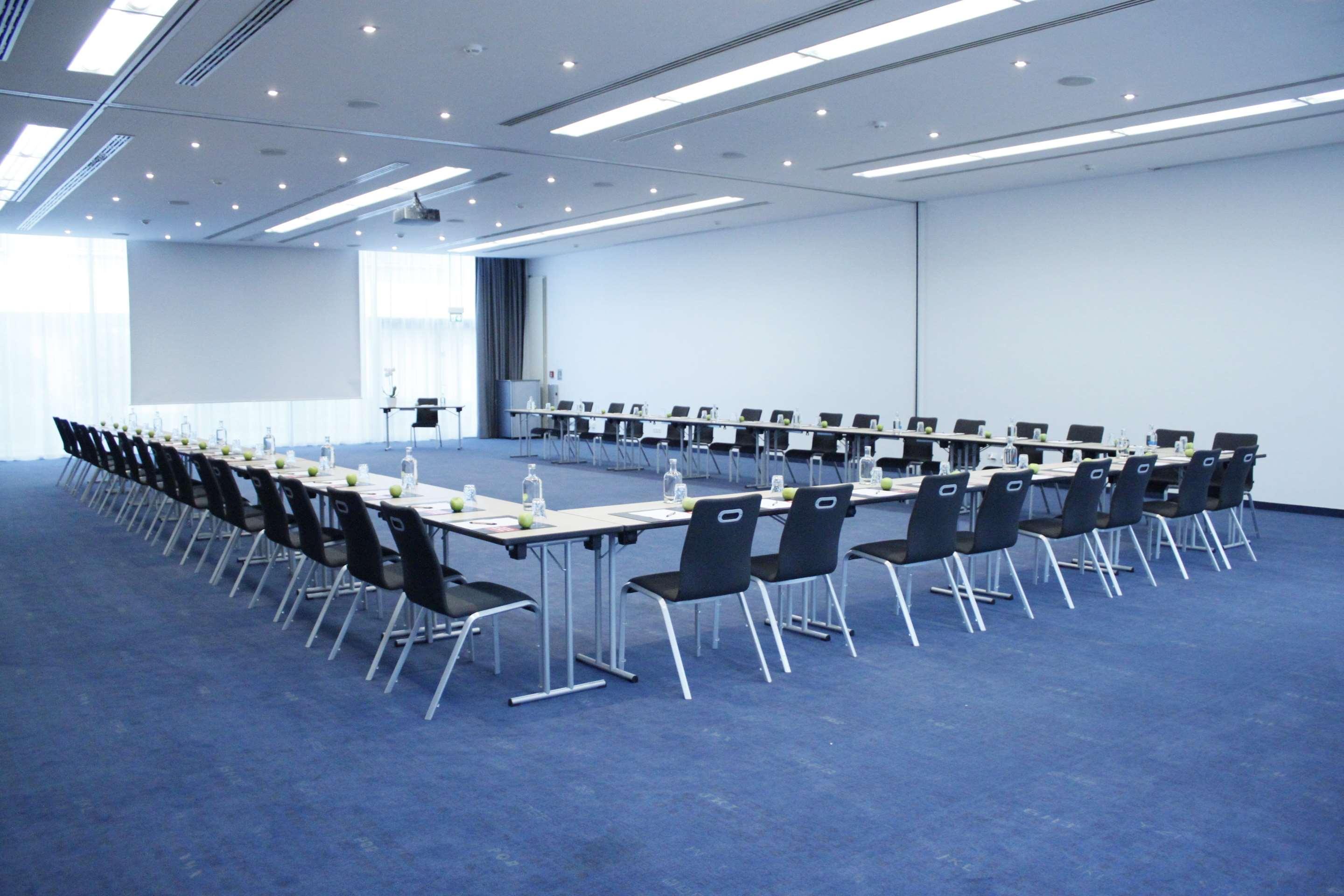 Intercityhotel Frankfurt Airport Франкфурт-на-Майне Экстерьер фото