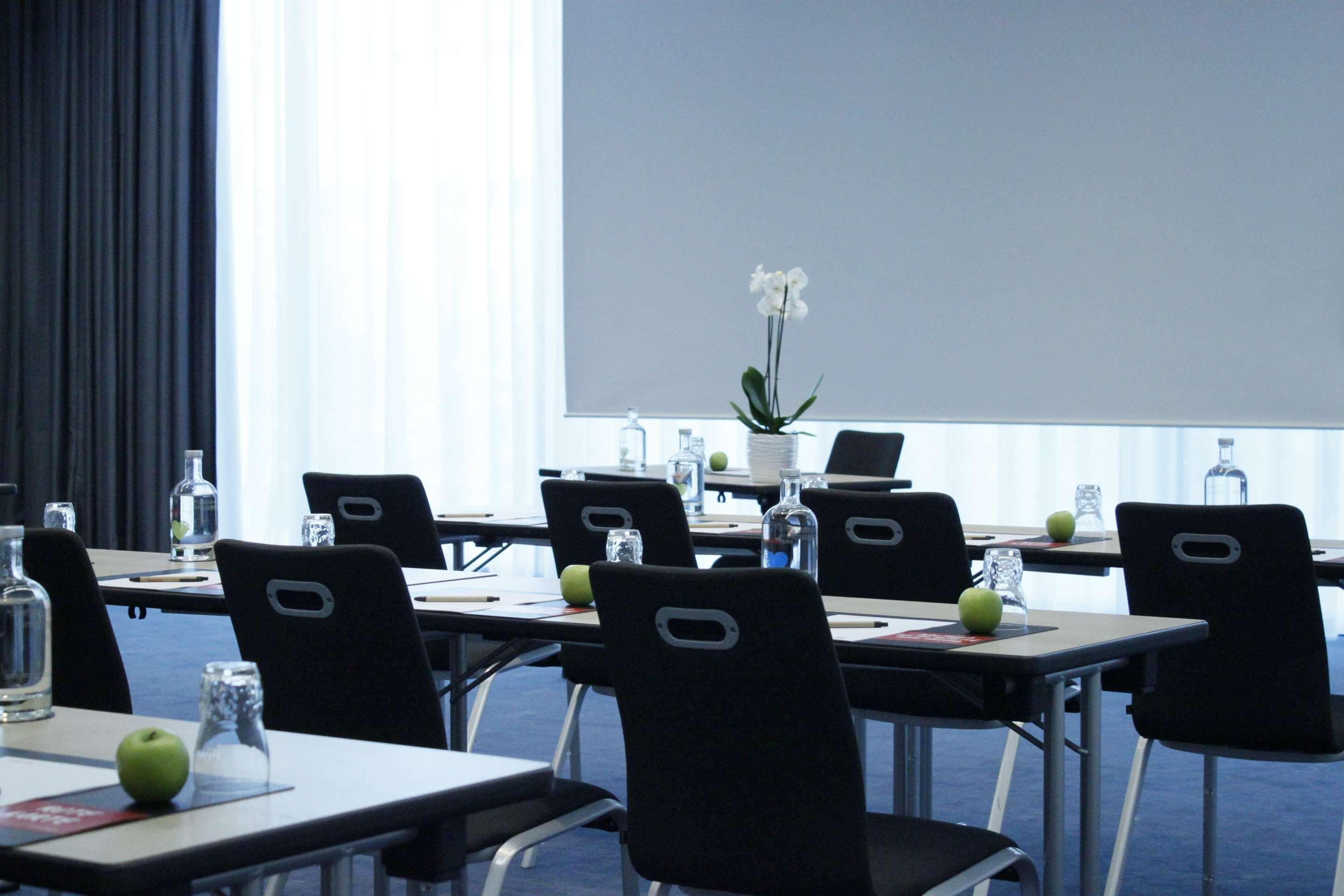 Intercityhotel Frankfurt Airport Франкфурт-на-Майне Экстерьер фото