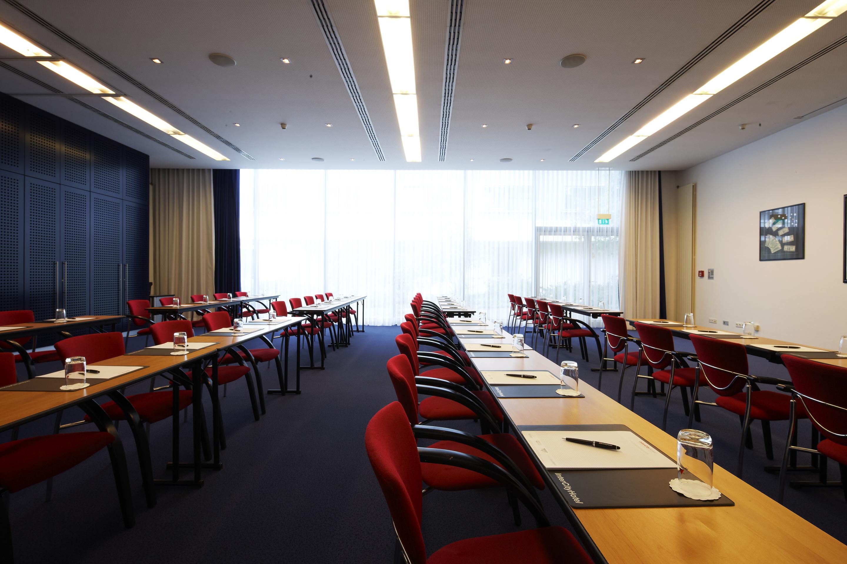 Intercityhotel Frankfurt Airport Франкфурт-на-Майне Экстерьер фото